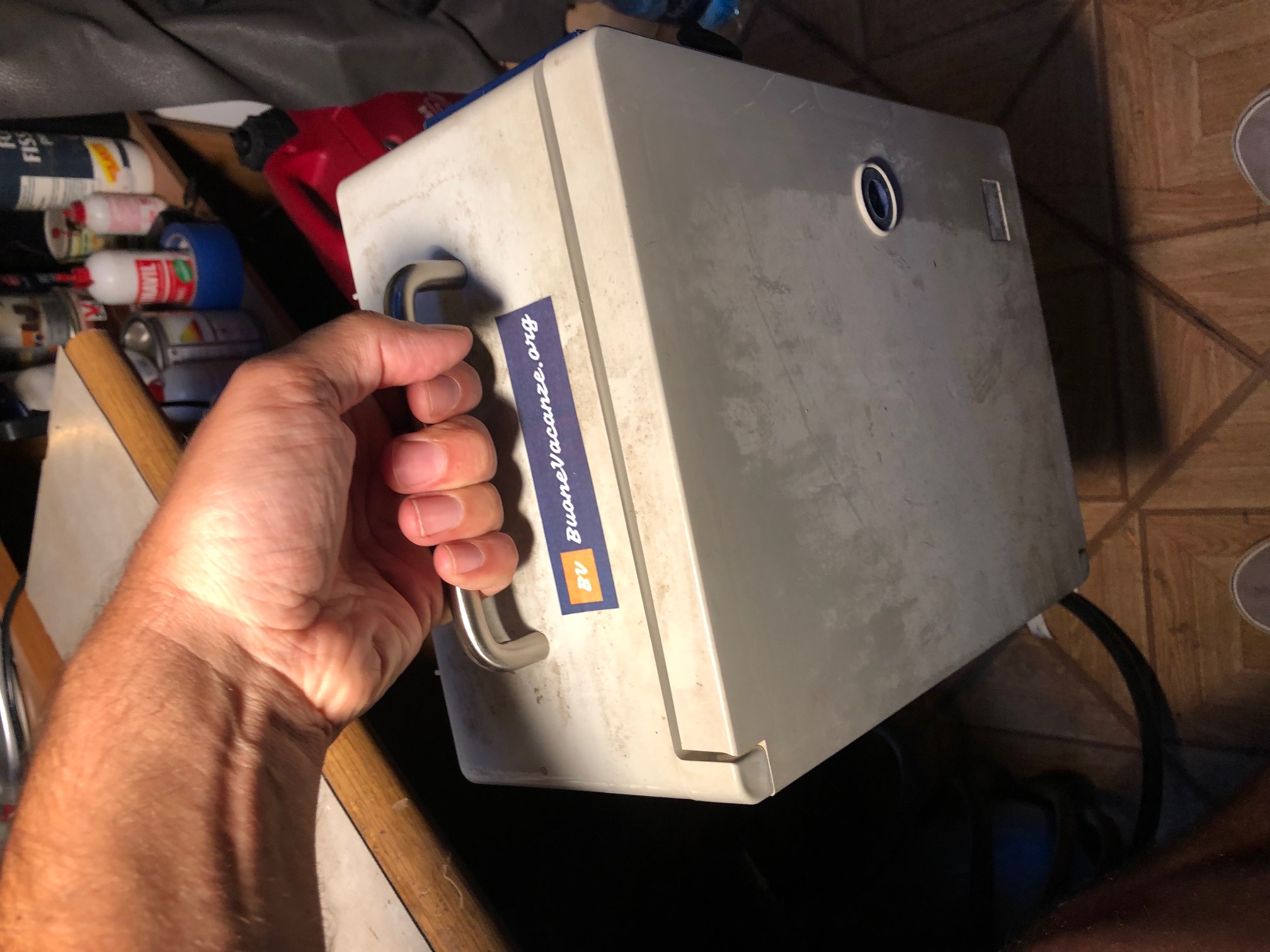 The energy box with the handle installed